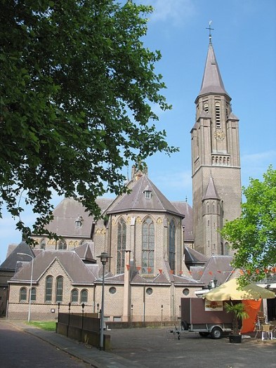 Expositie over bedrijvigheid op het water. Paduakerk in Millingen ad Rijn
