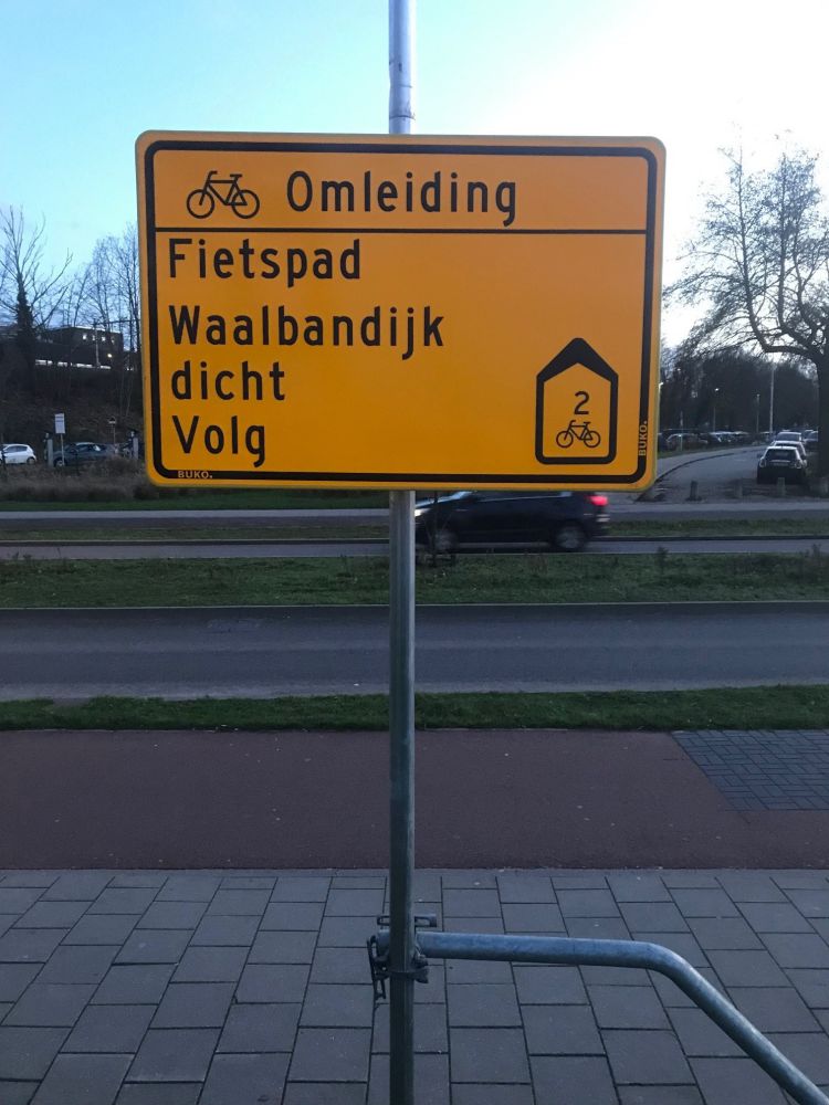 Gele omleidingsbord_compressed